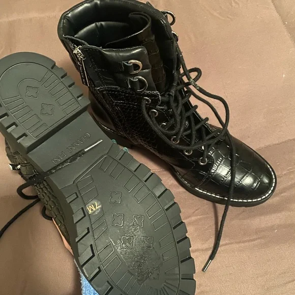 Gianni Bini Combat Boots - Picture 4 of 4